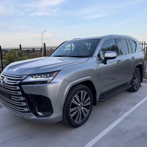 Lexus LX600